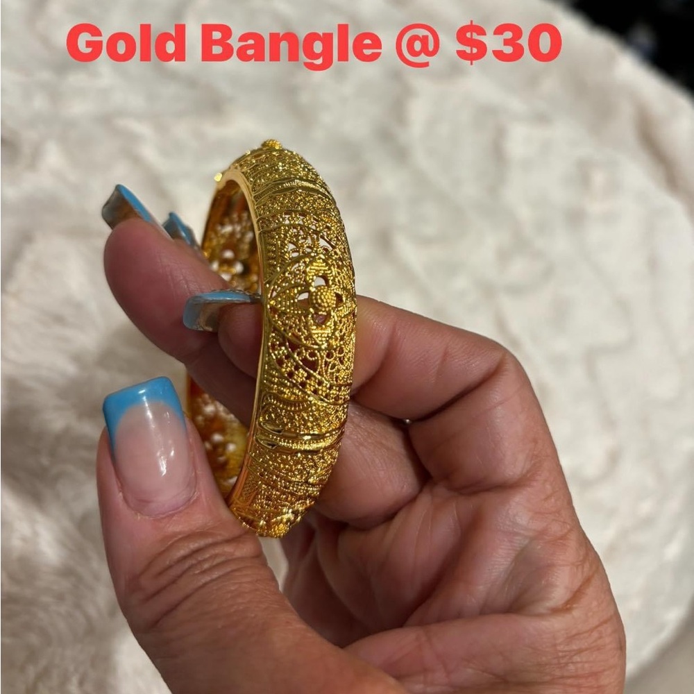 Gold bangle